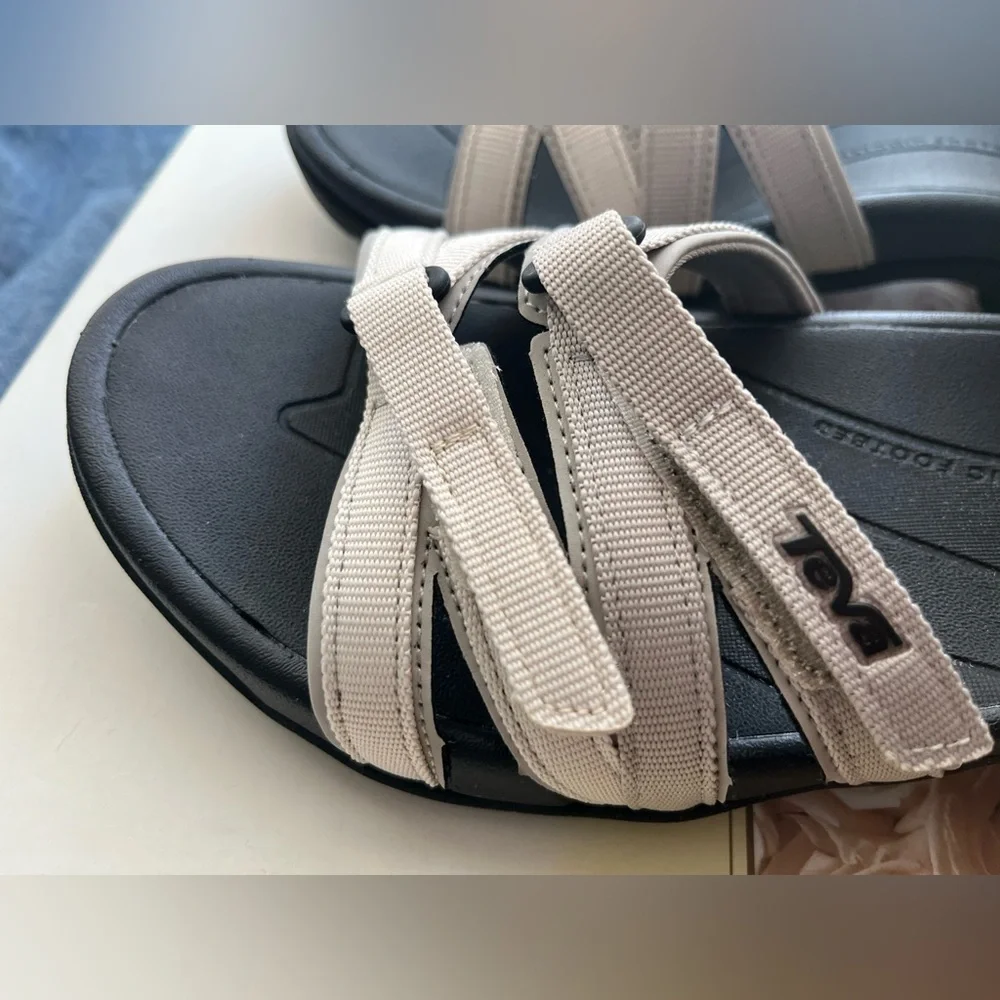 Brand New Teva Women's Tirra Sport Hiking Sandal, never worn!! So comfy! Sze 9❤️ - Picture 3 of 12